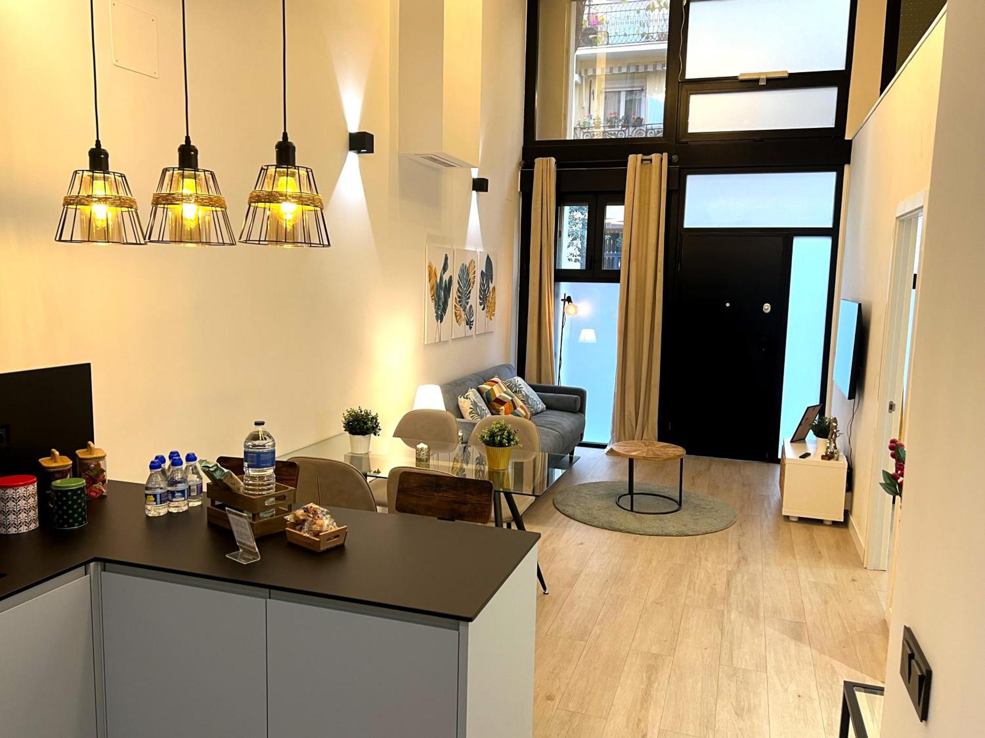 Duplex Moderno Y Acogedor Junto A Atocha Lägenhet Madrid Exteriör bild