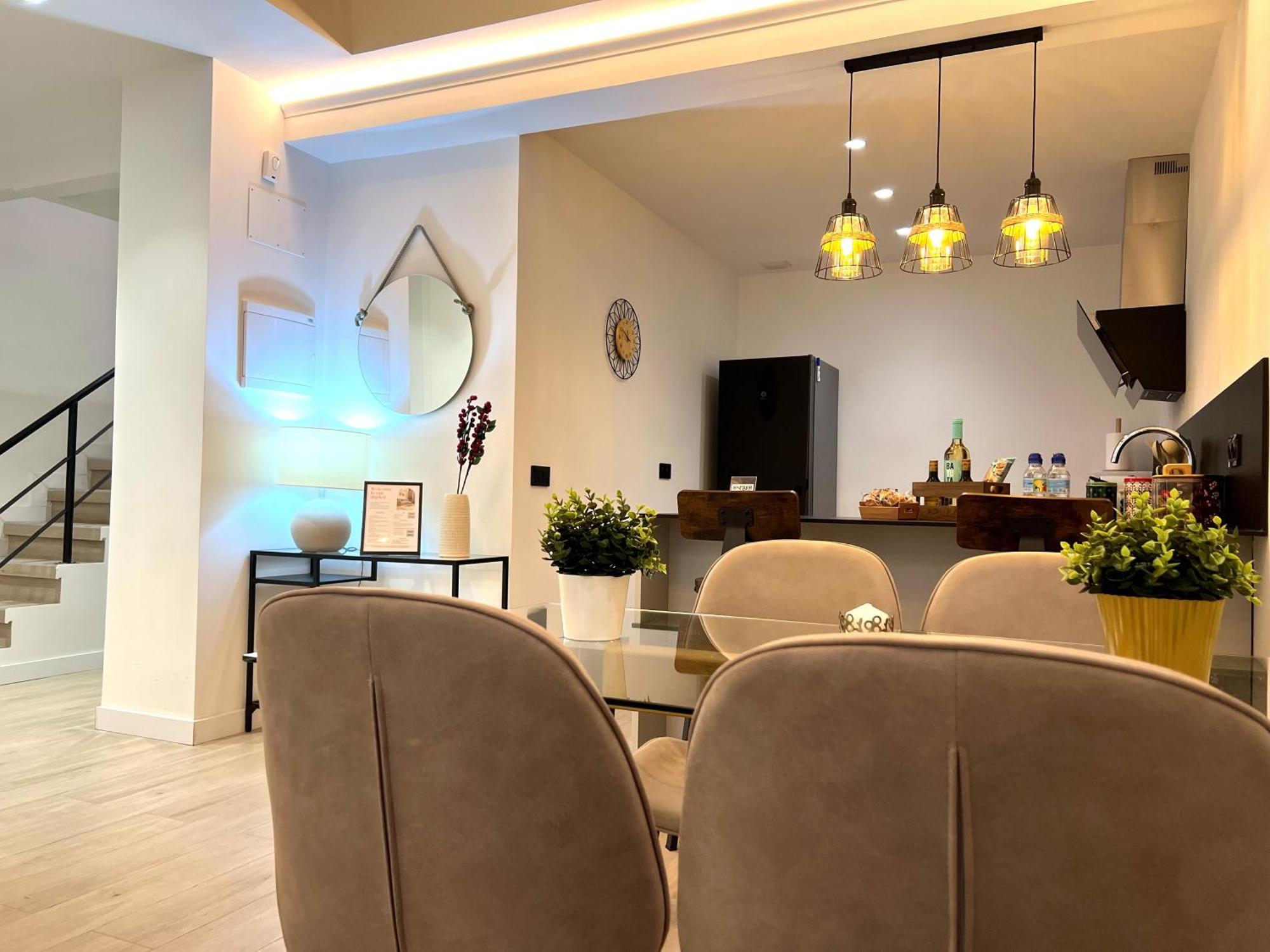 Duplex Moderno Y Acogedor Junto A Atocha Lägenhet Madrid Exteriör bild