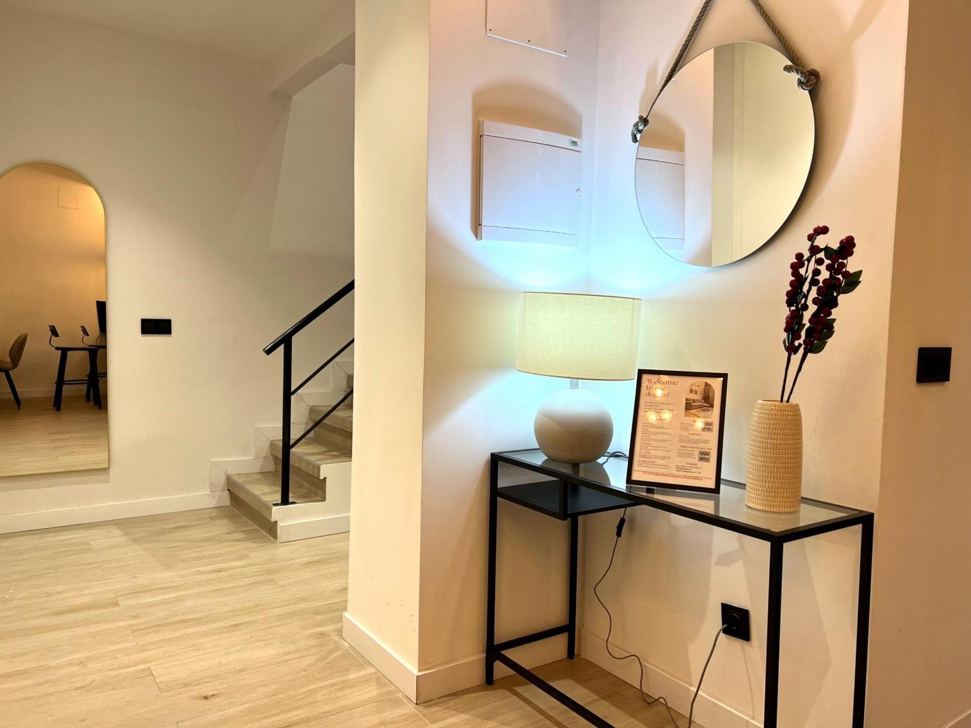 Duplex Moderno Y Acogedor Junto A Atocha Lägenhet Madrid Exteriör bild